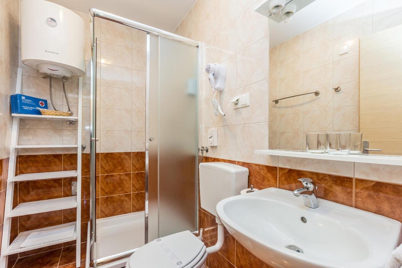 Apartments Mirica 2 バスカ エクステリア 写真